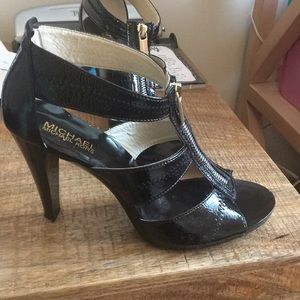 Micheal Kors Black heels